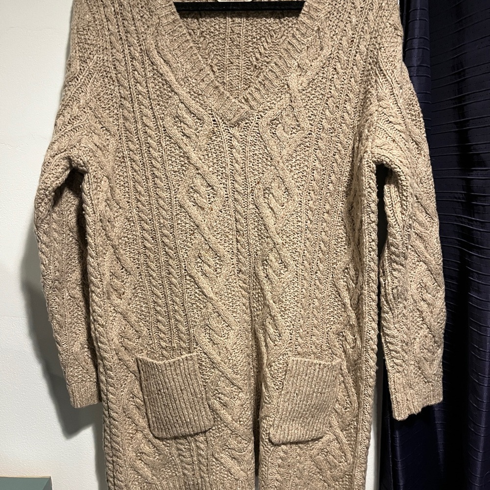 Soft Surroundings V-Neck Cable Knit Sweater - Cream